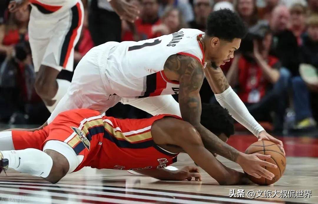 凯尔特人送出霍勒迪得到安芬尼-西蒙斯+2次轮