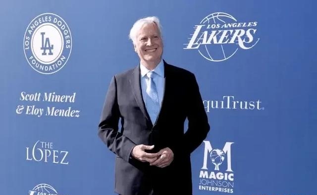 NBA-巴斯家族出售部分湖人股份估值100亿的简单介绍