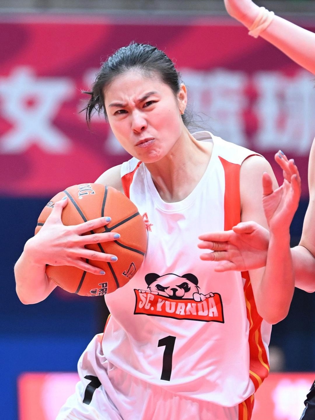 后卫发威！杨氏姐妹合砍20+12王思雨屡秀妙传抢眼的简单介绍