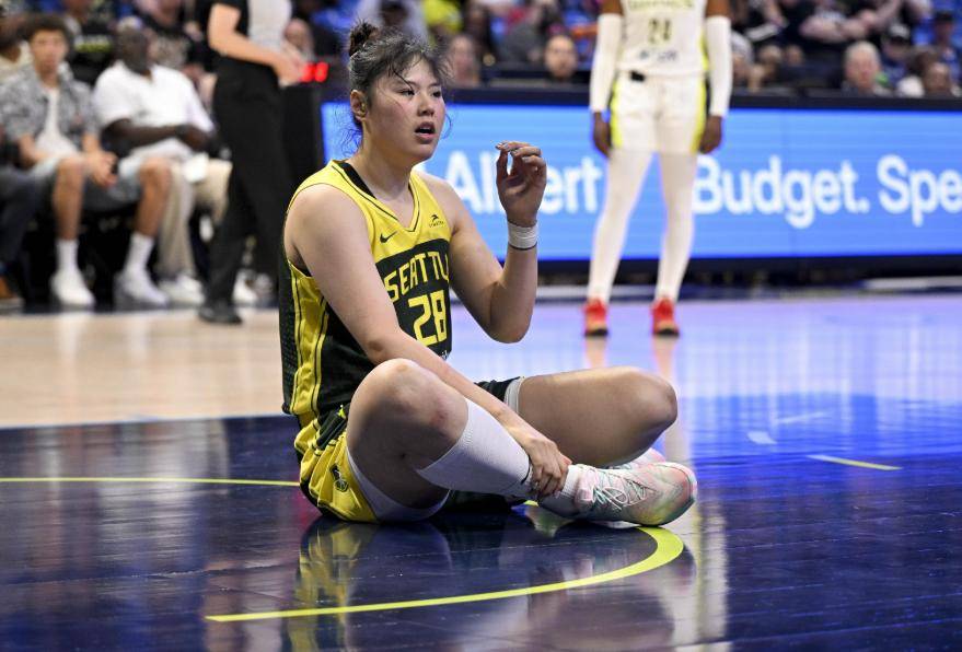 爱体育app-WNBA飞翼队86-83送太阳队五连败，李月汝11分9篮板3助攻1抢断