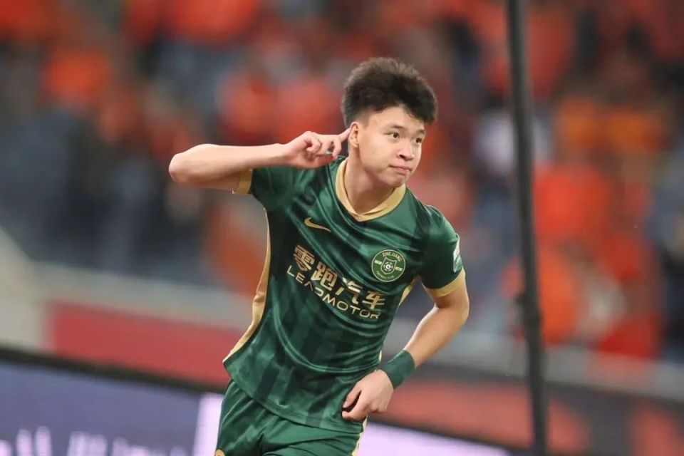 中甲悲喜夜！重庆00后小将戴帽逆袭，重庆3连胜，辽宁14轮不败