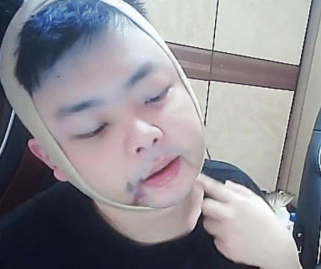爱体育平台-包含【直播】西卡：为什么没有有一个人敢上去开团啊？全是蛆吗都在后面看？50亮502回复英雄联盟的词条