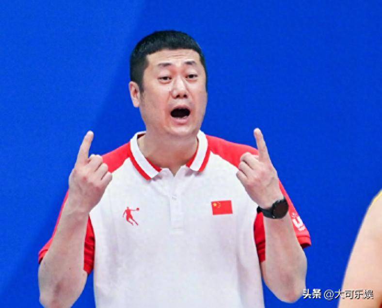 包含摩纳哥主教练公布新战术，球员备战意志坚定的词条